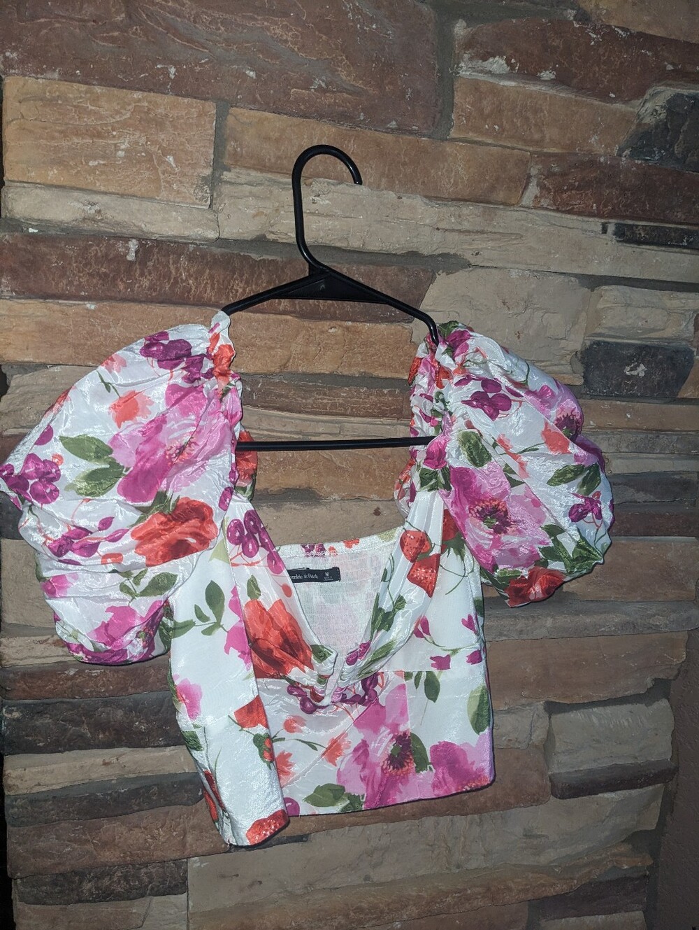 🔥Abercrombie & Fitch Floral Smocked Puff Sleeve Top 📸As seen On INSTAGRAM!